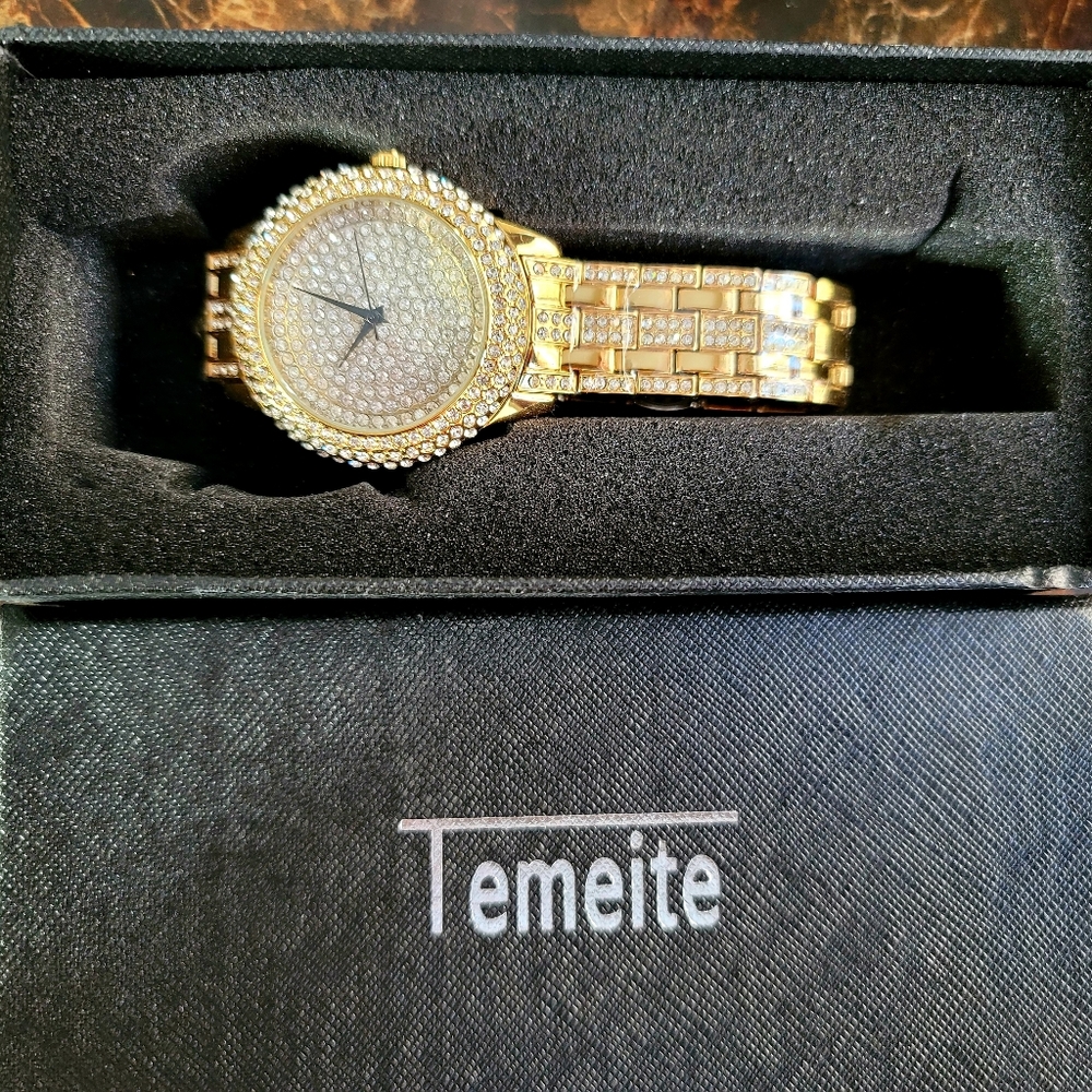New Luxurious Sparkling Crystals Steel Band Watch